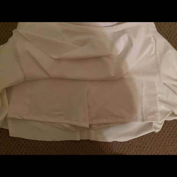 Athleta Match Point Skorts in Blk and White large - Picture 4 of 7